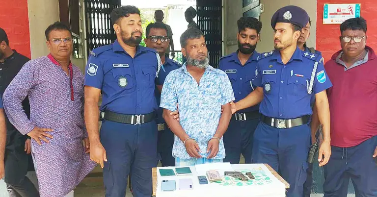 মাদক ও বিদেশি পিস্তলসহ গ্রেপ্তার মাদক কারবারি